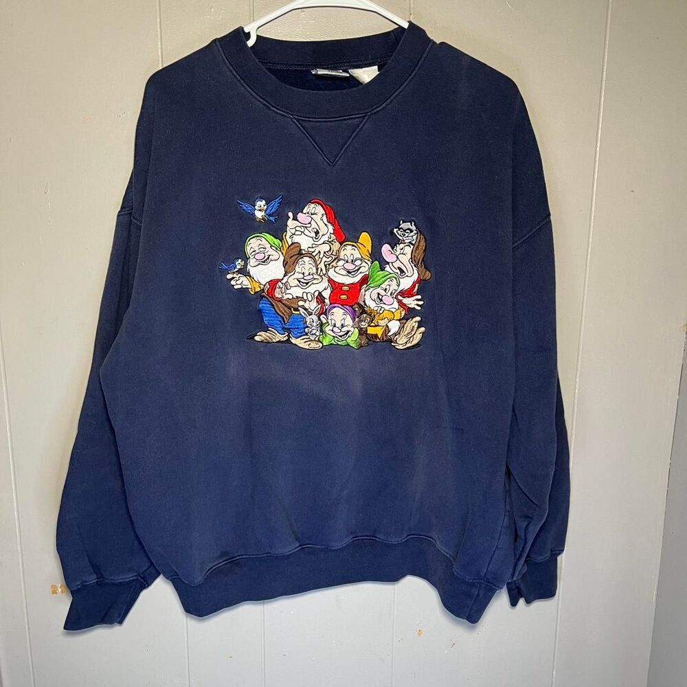 Vintage 90s Disney Store Snow White and the Seven Dwarfs Characters Sweatshirt M